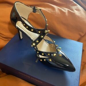 Size 11, Adrienne Vittadini Black Pumps with Gold studs